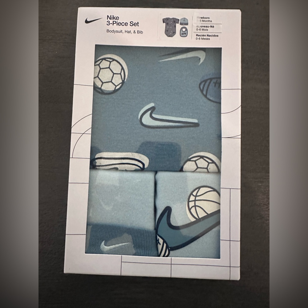 Nike Newborn Blue Sports Soccer Swoosh Bodysuit Boxed Gift Set